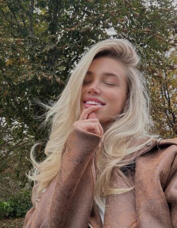 Experience Unforgettable Moments with Vivienne Pascal Today